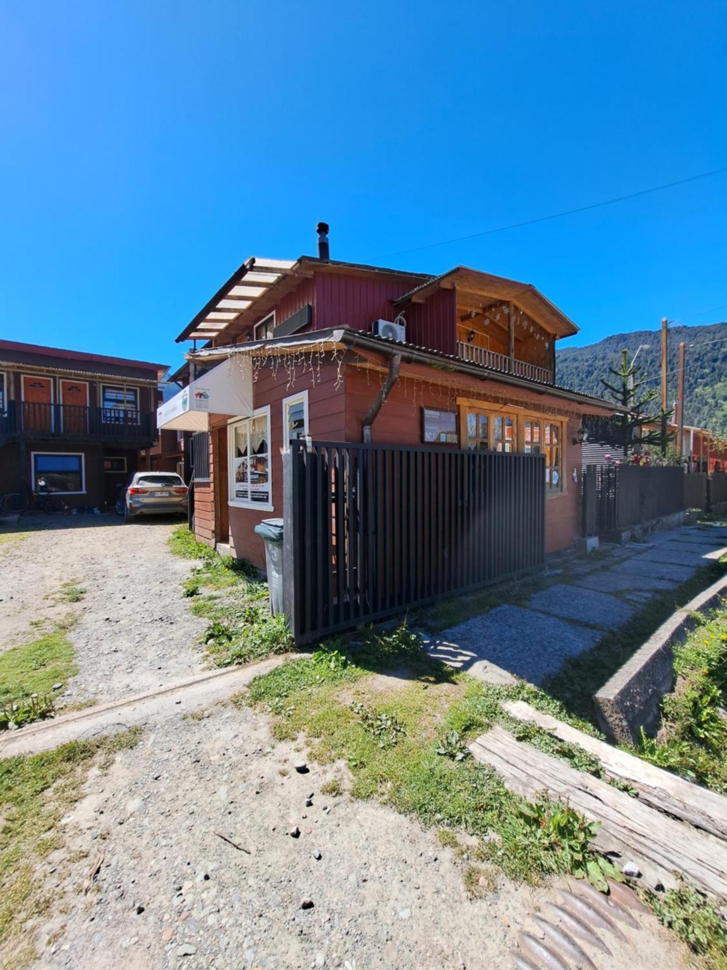 Hostal Robinson Puerto Puyuguapi Eksteriør billede